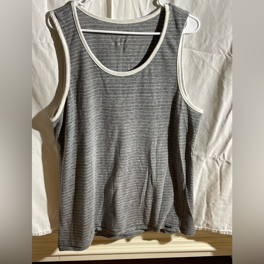 Striped Men’s XL grey and white tank top